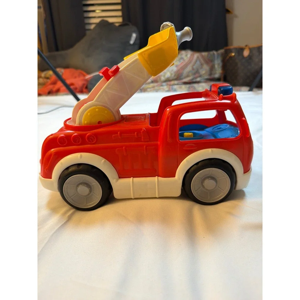 Fisher-Price Little People Lift n Lower Fire Truck Red Toy Vehicle DFN85 2014